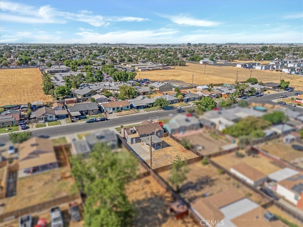 https://media.crmls.org/medias/4b813555-5932-41ea-88f8-db76002163d3.jpg?preset=X-Large