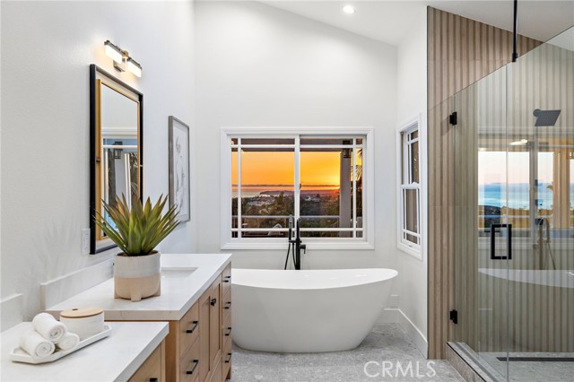 Detail Gallery Image 11 of 67 For 317 Calle Felicidad, San Clemente,  CA 92672 - 5 Beds | 3/1 Baths