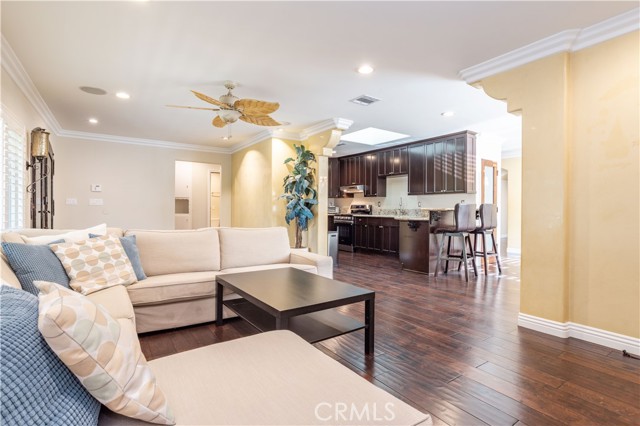 Detail Gallery Image 9 of 29 For 17159 Kingsbury, Granada Hills,  CA 91344 - 5 Beds | 3 Baths