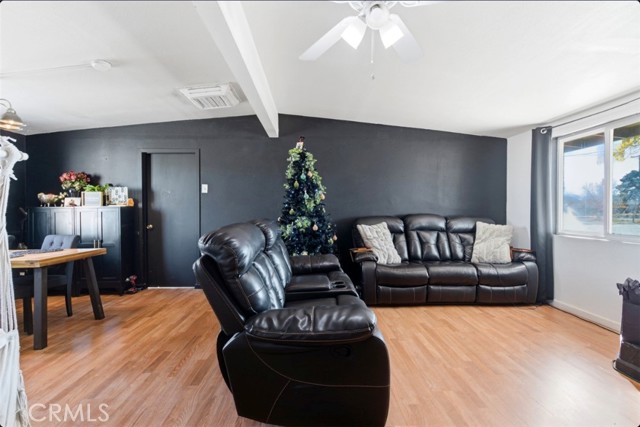 Detail Gallery Image 14 of 39 For 19449 Chamisal, Adelanto,  CA 92301 - 4 Beds | 2 Baths