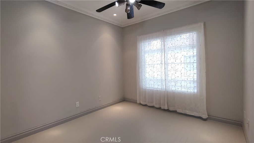 https://media.crmls.org/medias/4b8306c5-fd22-4a9c-9dfe-deba087b1a98.jpg?preset=X-Large