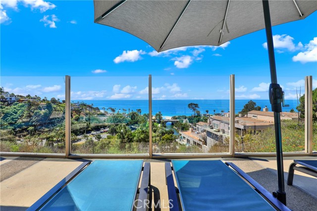 21692 Ocean Vista Drive, Laguna Beach CA: https://media.crmls.org/medias/4b831d3a-c964-4da8-9275-ed897d427373.jpg