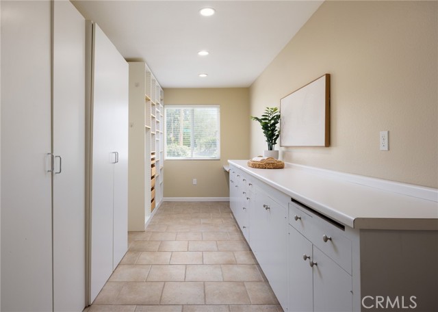 1032 Saint John Place, North Tustin CA: https://media.crmls.org/medias/4b83478a-c9de-4803-a52c-2639fdec7f6a.jpg