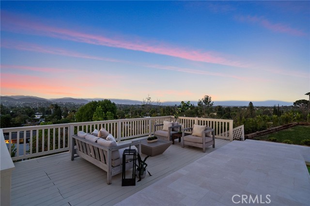 24153 Califa Street, Woodland Hills CA: https://media.crmls.org/medias/4b841212-7bb0-4b9b-8777-76b9db100d74.jpg