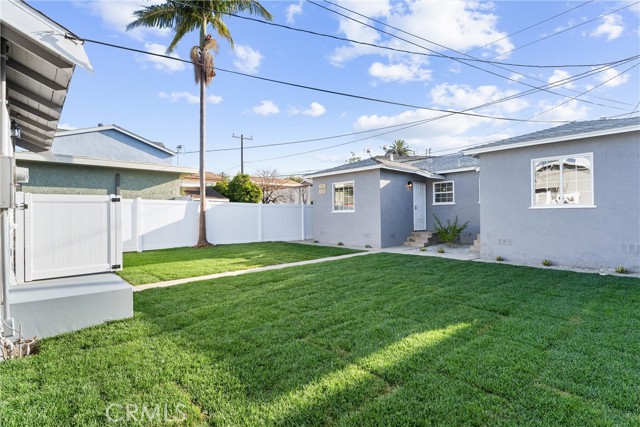 765 Loma Avenue, Long Beach CA: https://media.crmls.org/medias/4b85528e-66d7-4728-950c-640b03c8ad35.jpg