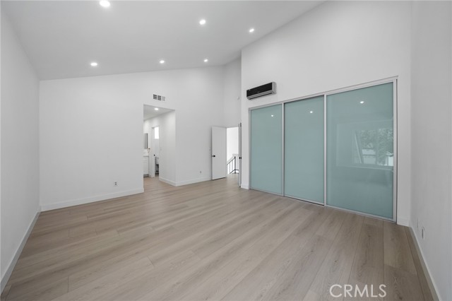 19735 Blythe Street, Winnetka CA: https://media.crmls.org/medias/4b857874-bd58-4aed-b321-4e5f7af4facc.jpg