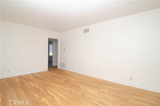 10520 Haskell Avenue, Granada Hills CA: https://media.crmls.org/medias/4b866c73-4bb8-4816-b6da-0517e5d79a0f.jpg