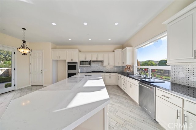 Detail Gallery Image 26 of 61 For 3094 Crystal Ridge Ln, Colton,  CA 92324 - 5 Beds | 5/1 Baths