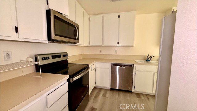 1126 Fairview Avenue, Arcadia CA: https://media.crmls.org/medias/4b86e20e-f396-4fd0-92c6-6c67fbc4abd2.jpg