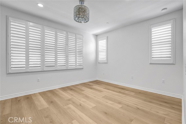 130 Rose Arch, Irvine CA: https://media.crmls.org/medias/4b872fed-c992-4cd9-882f-6b9a9aca6e73.jpg