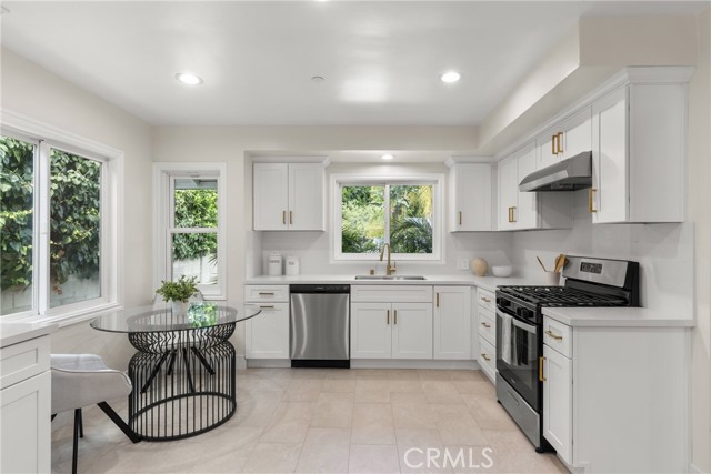 4637 Nagle Avenue, Sherman Oaks CA: https://media.crmls.org/medias/4b87bc98-0fe4-4996-b505-795e594c6260.jpg