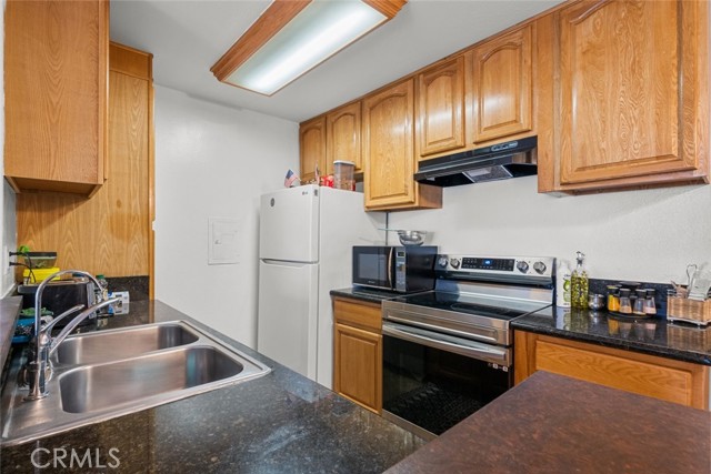 23515 Lyons Avenue, Valencia CA: https://media.crmls.org/medias/4b87eed3-e709-4a04-8bbb-52551e0ae117.jpg
