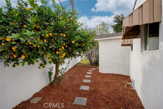 Detail Gallery Image 15 of 22 For 1016 N Lamer St, Burbank,  CA 91506 - 2 Beds | 2 Baths