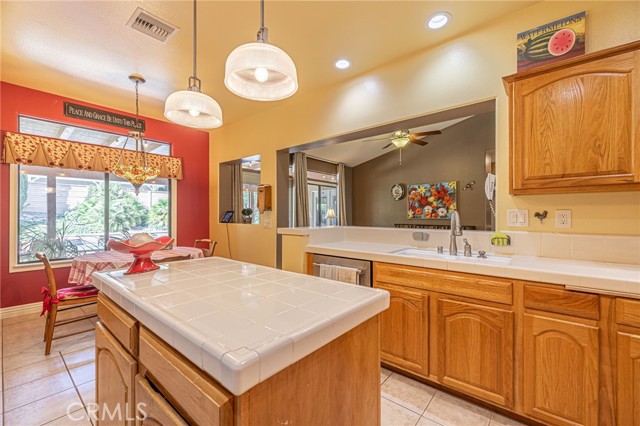 Detail Gallery Image 21 of 48 For 42255 Round Hill Dr, Lancaster,  CA 93536 - 4 Beds | 2/1 Baths
