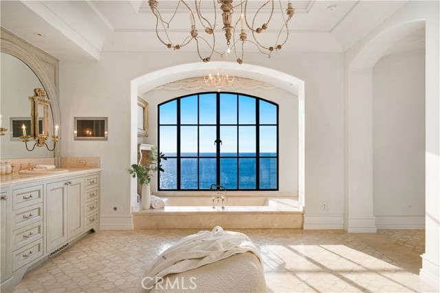 21 Strand Beach Drive, Dana Point CA: https://media.crmls.org/medias/4b890d57-eb83-4457-9f3c-1db456890c52.jpg