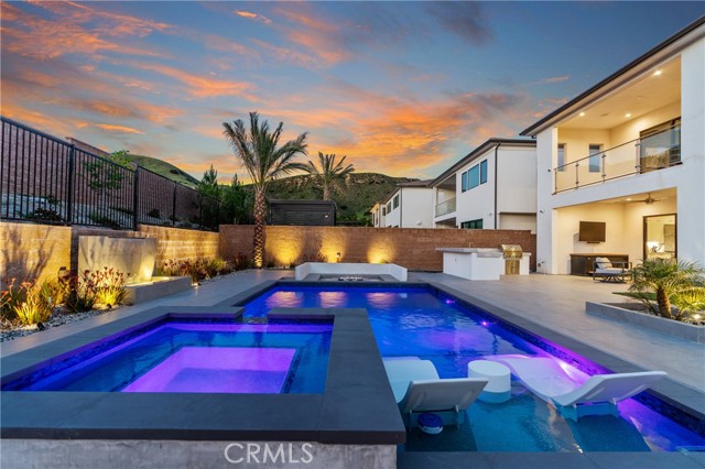 Detail Gallery Image 25 of 30 For 20531 W Overlook Ct, Porter Ranch,  CA 91326 - 5 Beds | 4/1 Baths
