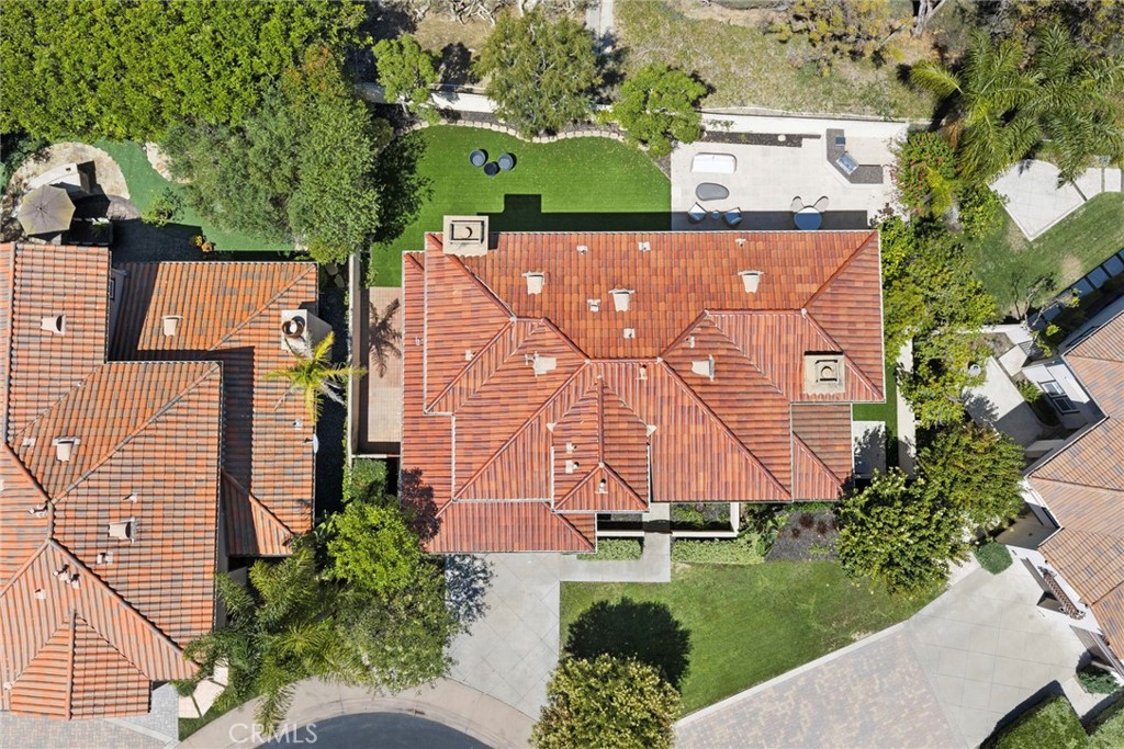 https://media.crmls.org/medias/4b8978be-5891-46b7-98f2-5f529f7caa3e.jpg?preset=X-Large