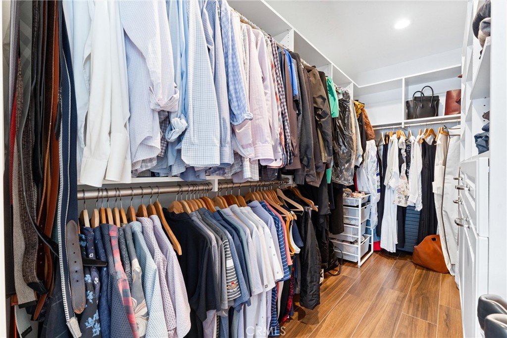 MLS #OC25137424 img 29