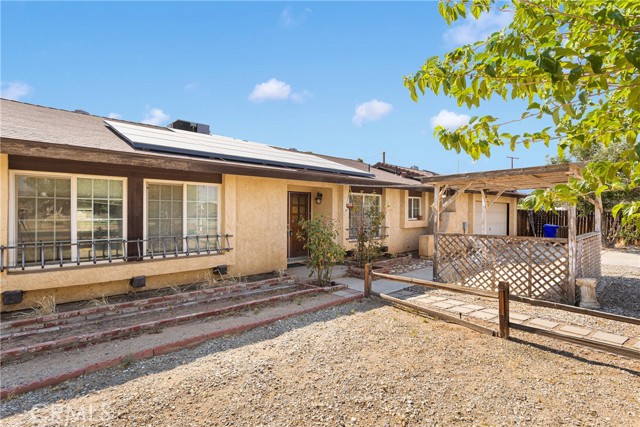 Detail Gallery Image 2 of 34 For 14122 Pawnee Rd, Apple Valley,  CA 92307 - 3 Beds | 2 Baths