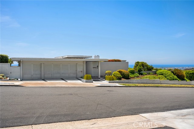Detail Gallery Image 41 of 44 For 2701 Windover Dr, Corona Del Mar,  CA 92625 - 4 Beds | 2/1 Baths