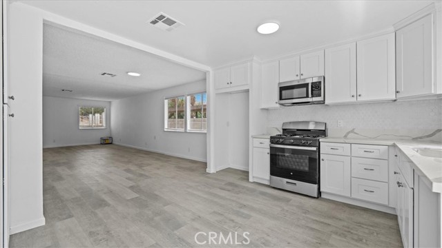 Detail Gallery Image 9 of 19 For 66297 6th St, Desert Hot Springs,  CA 92240 - 4 Beds | 2 Baths