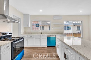 https://media.crmls.org/medias/4b8bfbc6-a302-46b8-bd14-943630f79d28.jpg?preset=X-Large