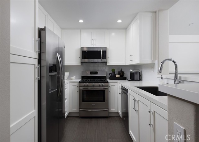 Detail Gallery Image 9 of 43 For 2 Teramo Ct, Newport Coast,  CA 92657 - 2 Beds | 2 Baths