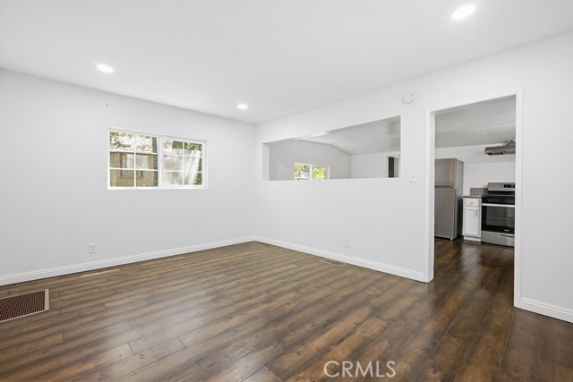 22951 Redwood, Crestline, CA 92325