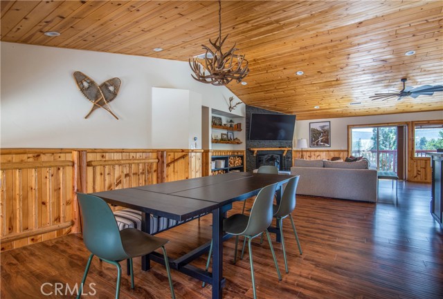 Detail Gallery Image 4 of 39 For 1002 White Mountain, Big Bear City,  CA 92314 - 4 Beds | 3/1 Baths