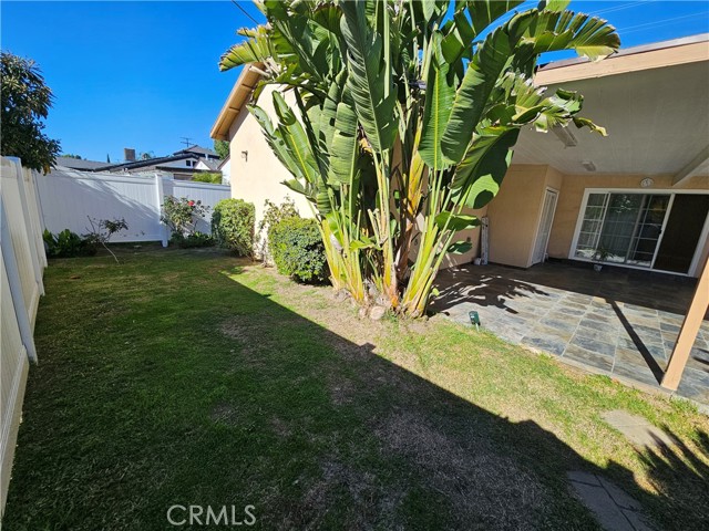 Detail Gallery Image 22 of 25 For 13824 Valerio, Van Nuys,  CA 91405 - 3 Beds | 3 Baths