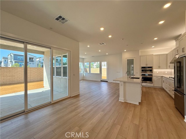 Detail Gallery Image 2 of 24 For 109 Trask, Irvine,  CA 92618 - 4 Beds | 4 Baths