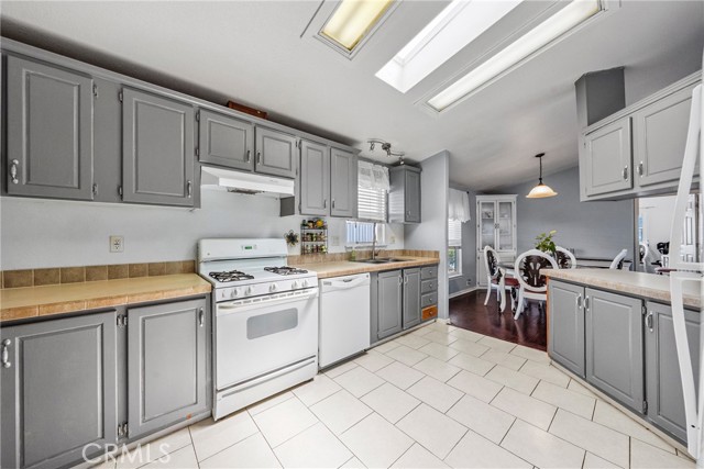 Detail Gallery Image 11 of 19 For 1455 S State St #68,  Hemet,  CA 92543 - 3 Beds | 2 Baths
