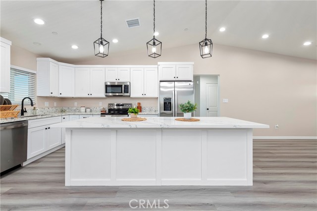 Detail Gallery Image 12 of 23 For 8937 Oleander Ave, California City,  CA 93505 - 3 Beds | 2 Baths