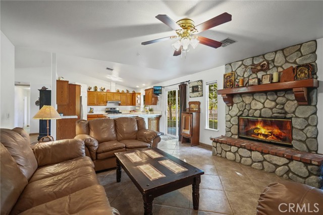 Detail Gallery Image 8 of 53 For 11709 Mint Canyon Rd, Agua Dulce,  CA 91390 - 3 Beds | 3 Baths