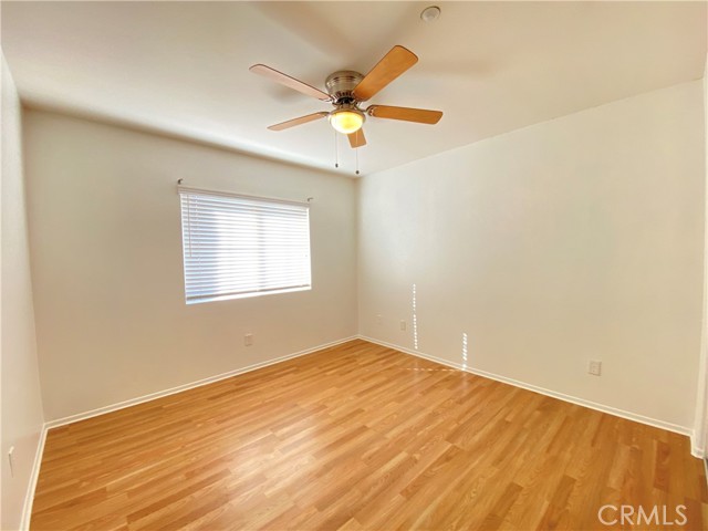 Image 18 of 21 For 15605 Lasselle Street 6