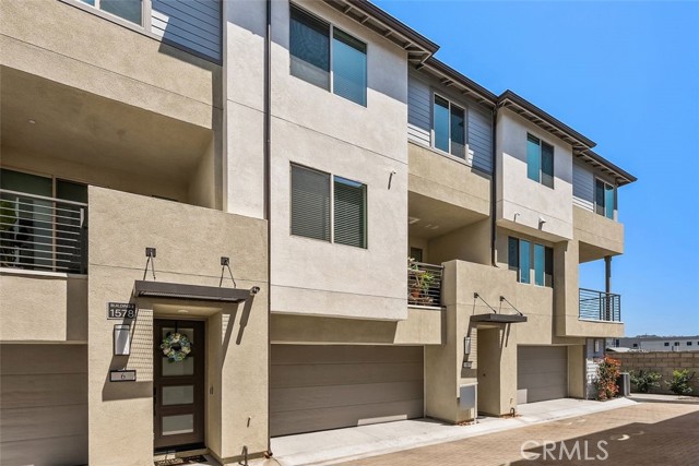 Detail Gallery Image 1 of 49 For 1578 Topeka Ave #8,  Placentia,  CA 92870 - 2 Beds | 2/1 Baths