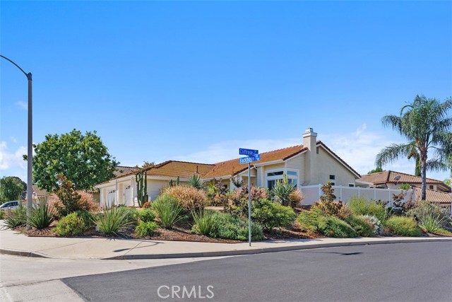 Detail Gallery Image 3 of 34 For 25382 Blackthorne Dr, Murrieta,  CA 92563 - 3 Beds | 2 Baths