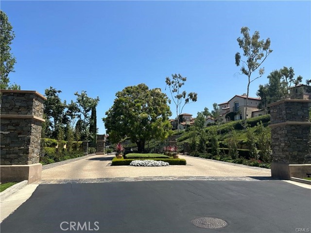9 Veroli Court, Newport Coast CA: https://media.crmls.org/medias/4b92fafa-a890-46d5-b74e-86a61cf60fa1.jpg