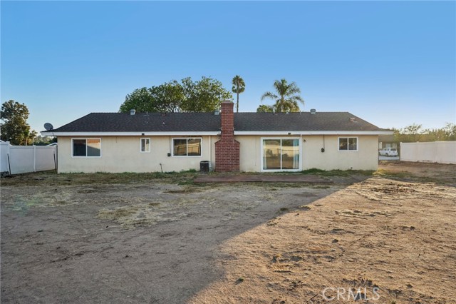 1966 Trotter Trail, Norco CA: https://media.crmls.org/medias/4b9309f7-6c9b-463c-bfa1-51dc91c43a0a.jpg