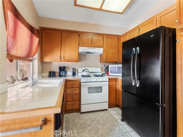 16873 Silica Drive, Victorville CA: https://media.crmls.org/medias/4b936cfd-4e30-4747-977b-e9a6b20a56d3.jpg