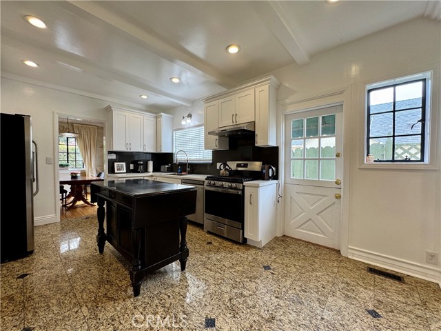 Detail Gallery Image 17 of 65 For 1149 Cordova Ave, Glendale,  CA 91207 - 5 Beds | 3 Baths