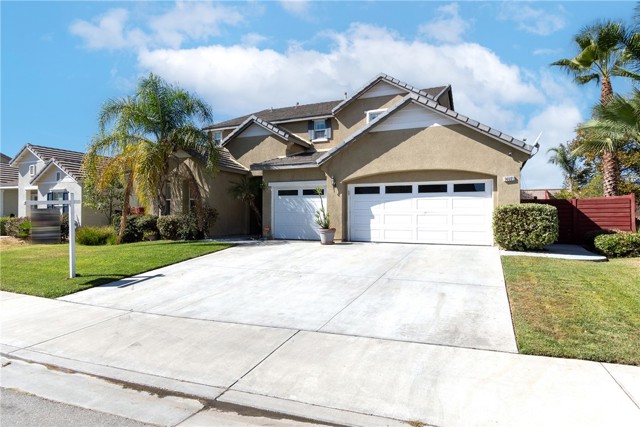 Detail Gallery Image 2 of 43 For 14601 Red Gum St, Moreno Valley,  CA 92555 - 4 Beds | 4 Baths