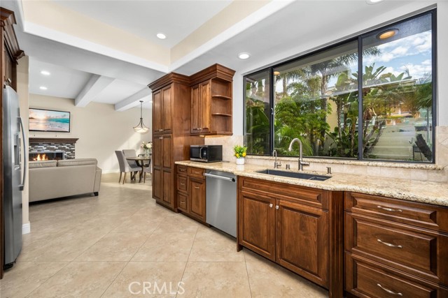 Detail Gallery Image 21 of 49 For 16282 Mandalay Cir, Huntington Beach,  CA 92649 - 5 Beds | 3 Baths