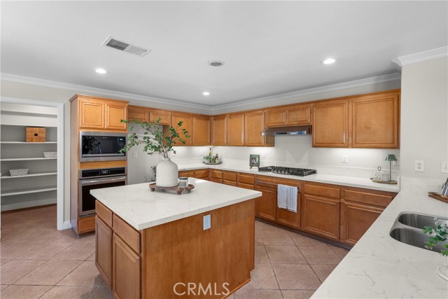 Detail Gallery Image 9 of 49 For 6527 Monte Carlo Pl, Rancho Cucamonga,  CA 91701 - 4 Beds | 2/1 Baths