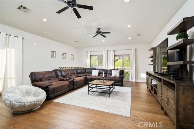 Detail Gallery Image 22 of 72 For 388 Conifer Rd, Glendora,  CA 91741 - 5 Beds | 4/1 Baths