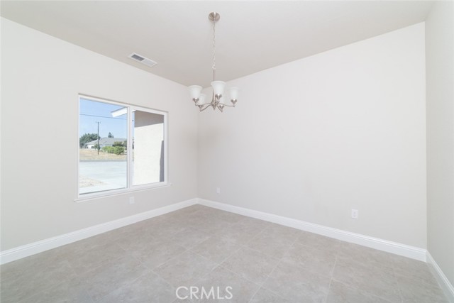 Detail Gallery Image 8 of 27 For 30974 Avenue 21, Madera,  CA 93638 - 4 Beds | 2/1 Baths