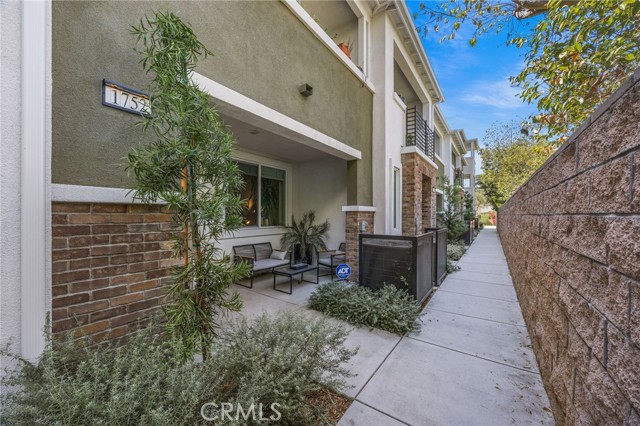 1752 Cayton Loop, West Covina CA: https://media.crmls.org/medias/4b965833-ec9f-429b-939c-7ac58966f365.jpg