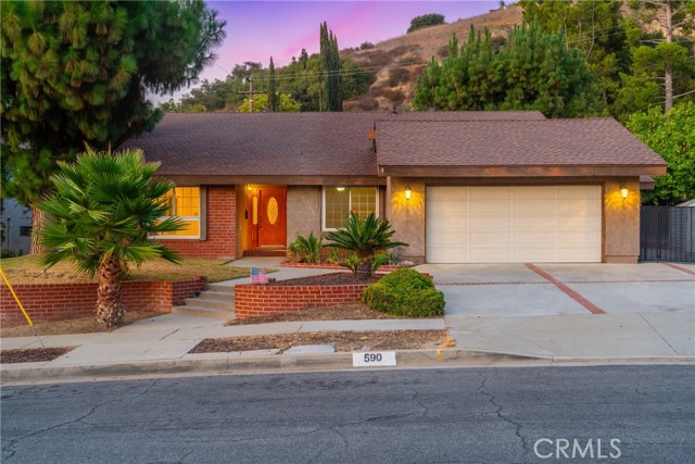 590 Pinto Mesa Drive, Diamond Bar CA: https://media.crmls.org/medias/4b9750ad-fa64-43d5-a940-beb22bfcb43c.jpg