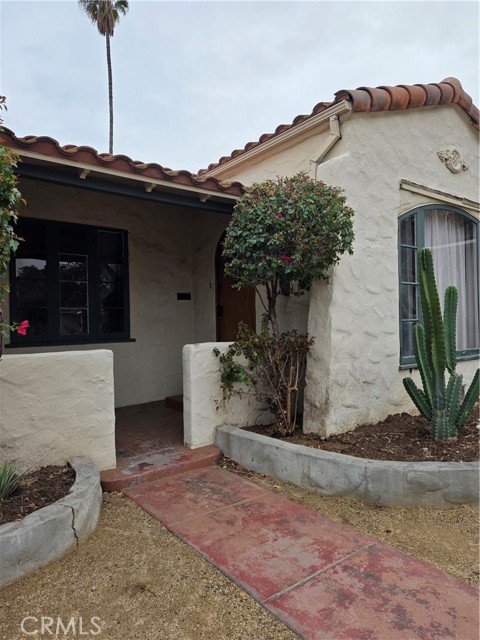 Detail Gallery Image 2 of 15 For 3717 Briscoe St, Riverside,  CA 92506 - 3 Beds | 2 Baths