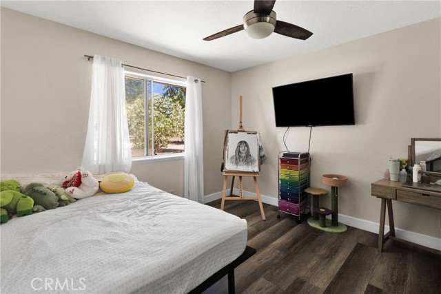10325 Sheep Creek Road, Phelan CA: https://media.crmls.org/medias/4b982223-1709-4b04-a3fb-1f7894e3aace.jpg